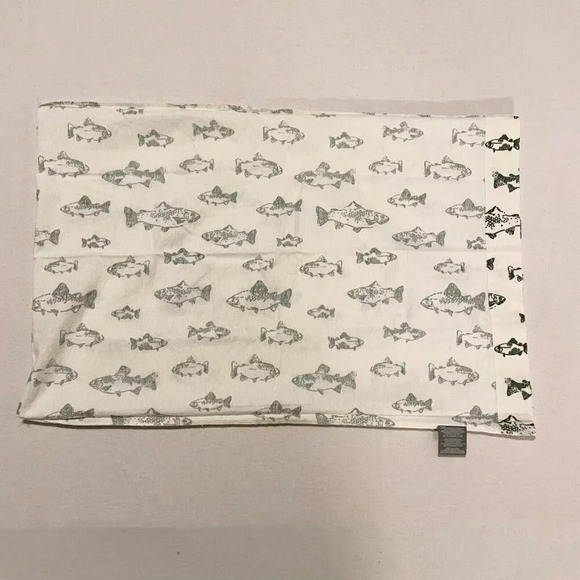 Eddie Bauer School of Fish Lot of 2 Pillow Cases 29.5 x 19  Inch - Picture 13 of 16
